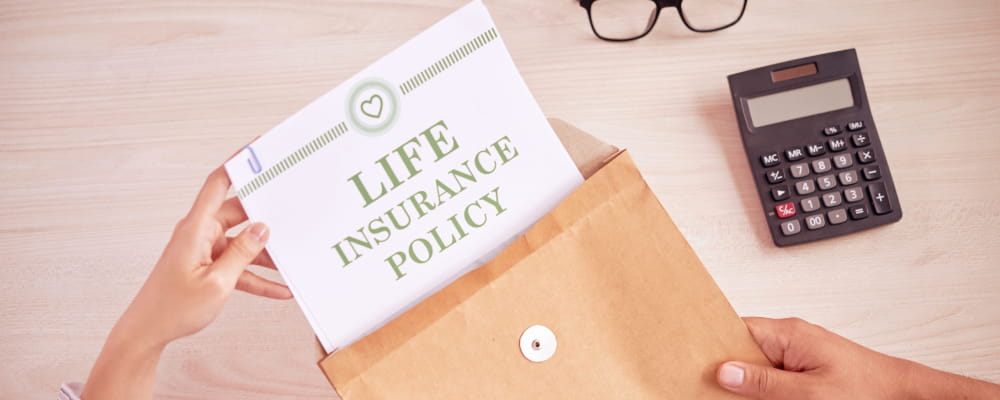 People with contract of life insurance.